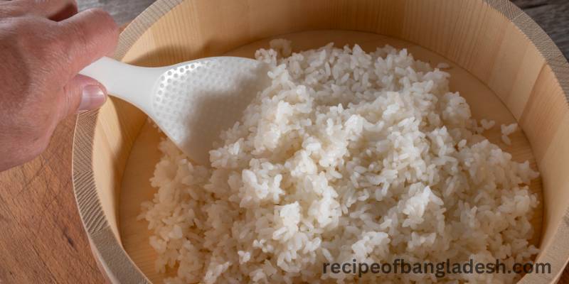 Should Cooked Rice Be Cooled Before Refrigerating